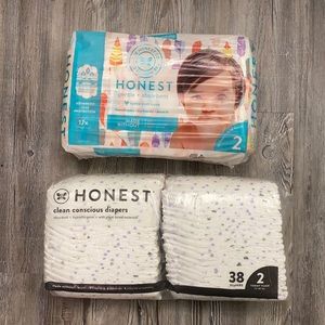✨New✨ The honest Company size 2 Diapers